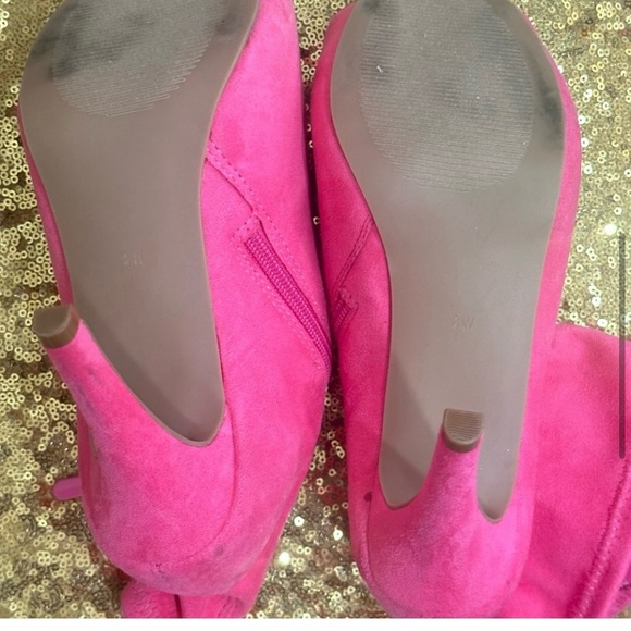 Hot Pink Bootie side zipper 5in heel size 8 wide - Picture 4 of 7